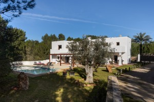 Budget Ibiza villa huren - Villa Cala Llonga - Ibiza Is Mine