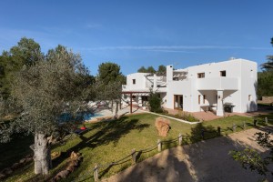 Budget Ibiza villa huren - Villa Cala Llonga - Ibiza Is Mine