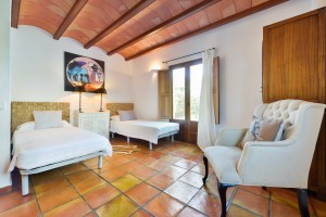 Budget Ibiza villa huren - Villa Cala Llonga - Ibiza Is Mine
