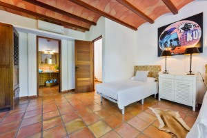 Budget Ibiza villa huren - Villa Cala Llonga - Ibiza Is Mine